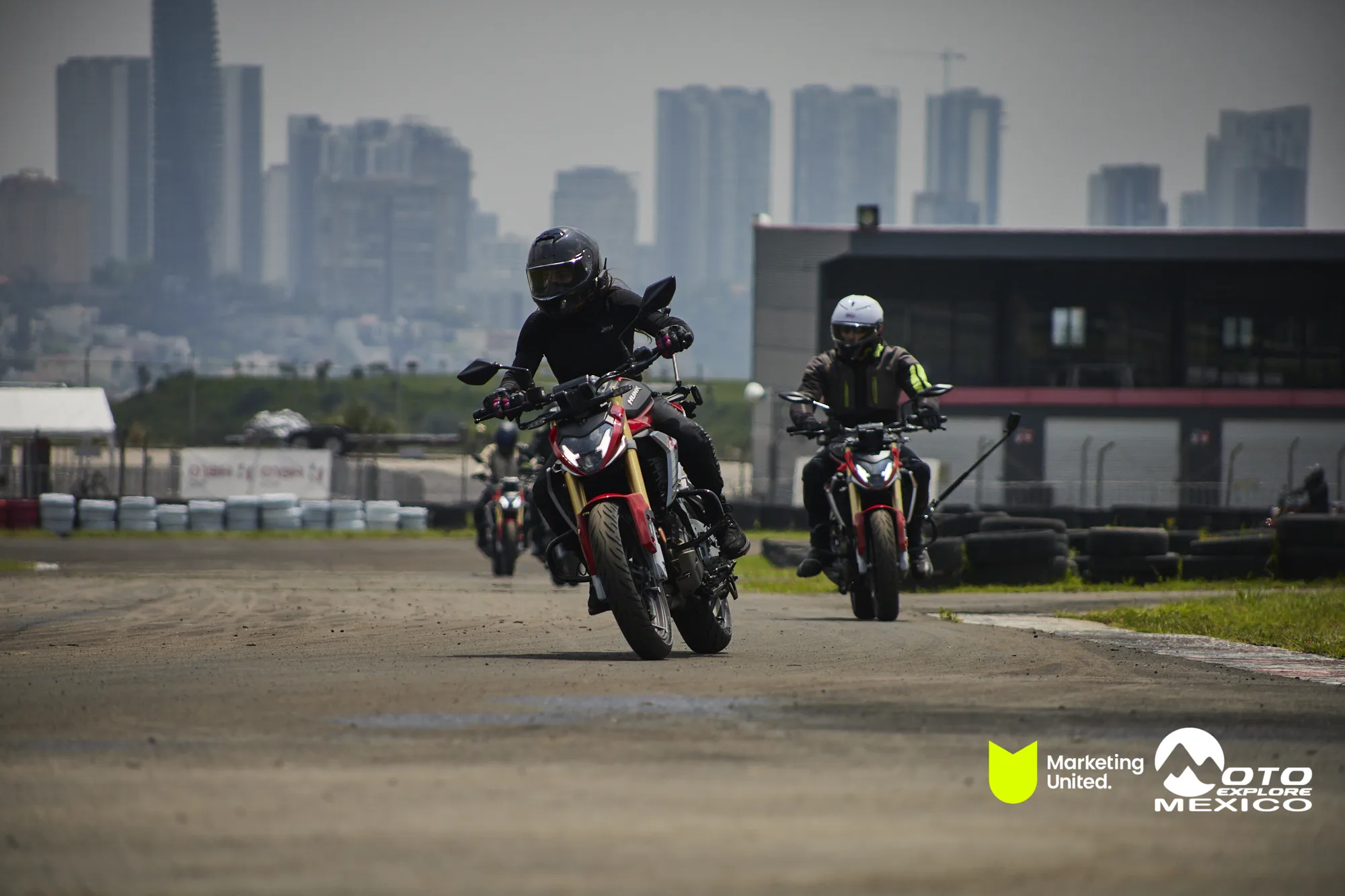 HUNK TRACKDAY 322